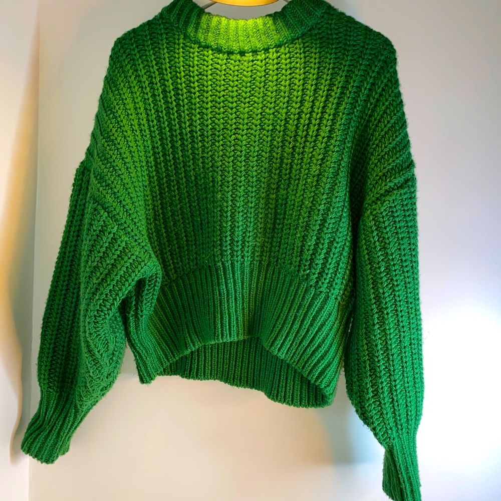 H&M Beautiful Winter Sweater in green!